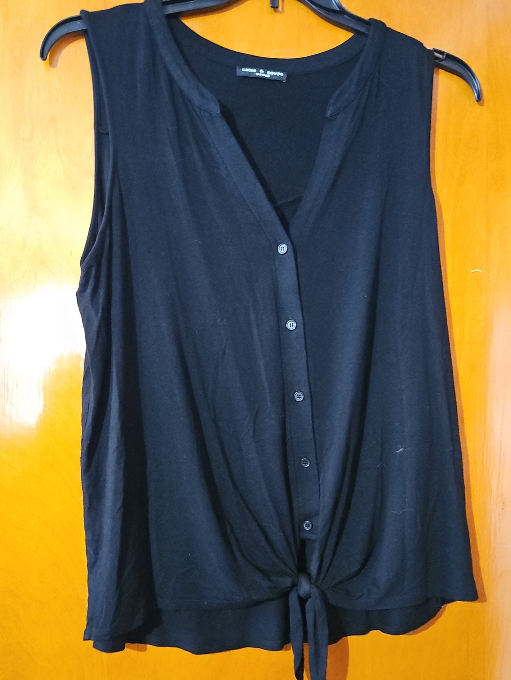 Cable & Gauge Black Sleeveless Button-Front Tie-Hem Top